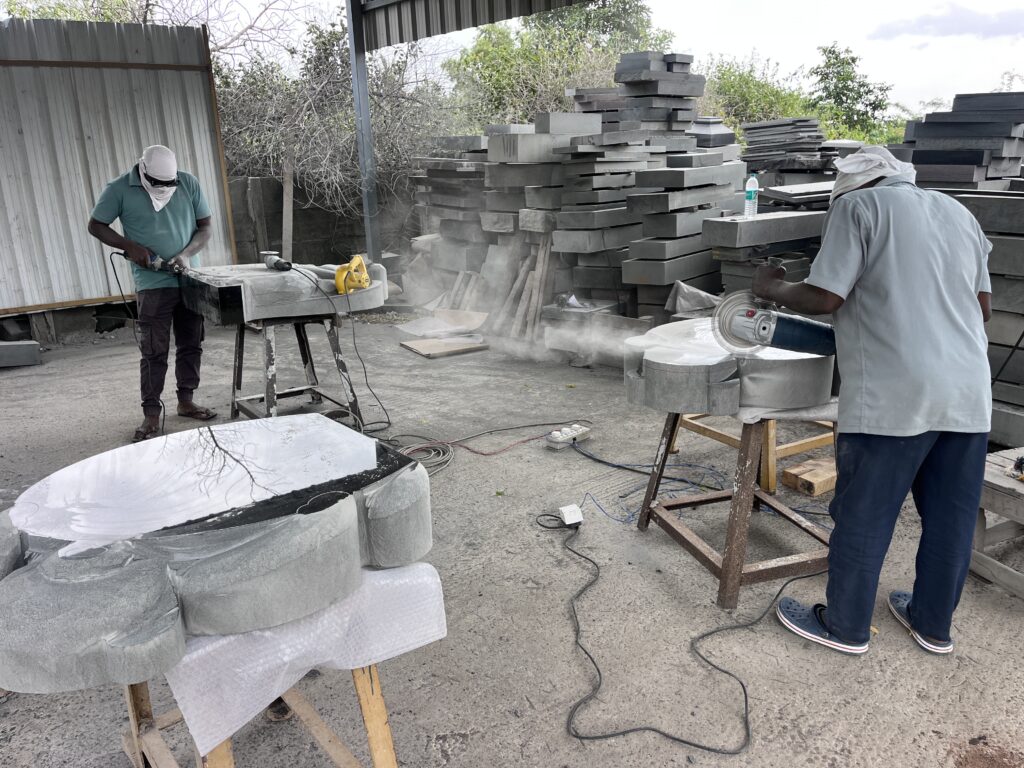 Grinding - A Stone Decor